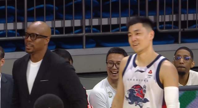 乐鱼体育-大冷门！山东遭鱼腩复仇，郭艾伦伤退，高诗岩6+6，克里斯凶名宿